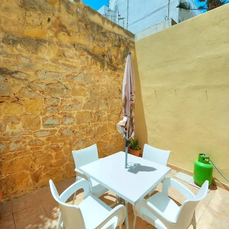3bedroom House With Yard And Roof Terrace Czer1-1 דירה *