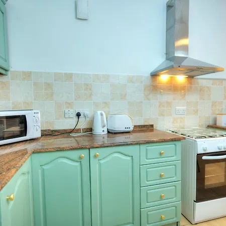 3bedroom House With Yard And Roof Terrace Czer1-1 Sliema