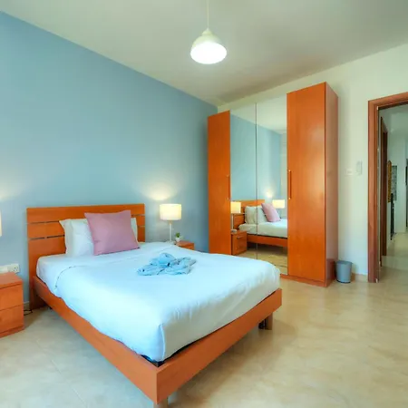 3bedroom House With Yard And Roof Terrace Czer1-1 Apartment Sliema